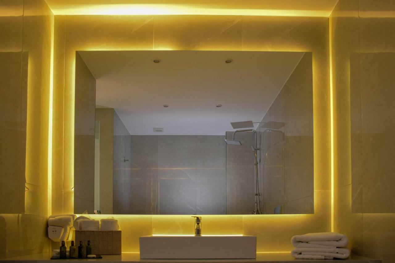 24K Athena Suites Exterior photo